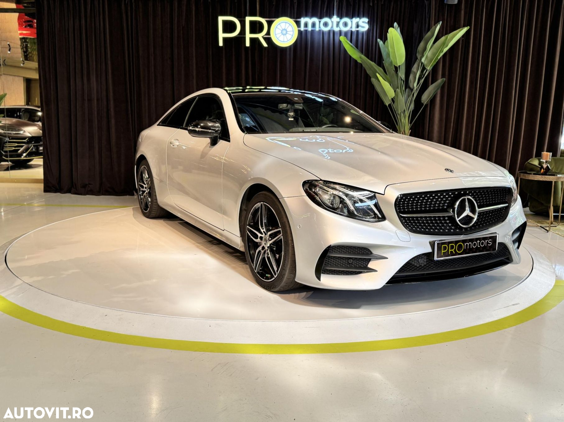 Mercedes-Benz E 200 Coupe 9G-TRONIC AMG Line - 3