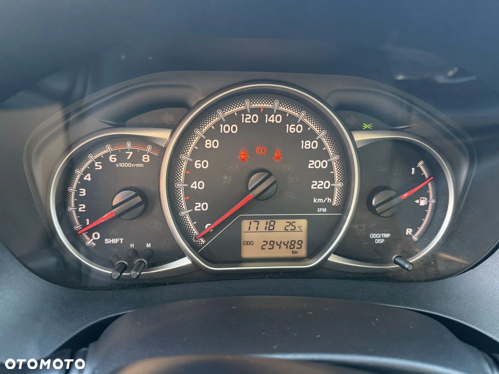 Toyota Yaris 1.33 Premium - 14
