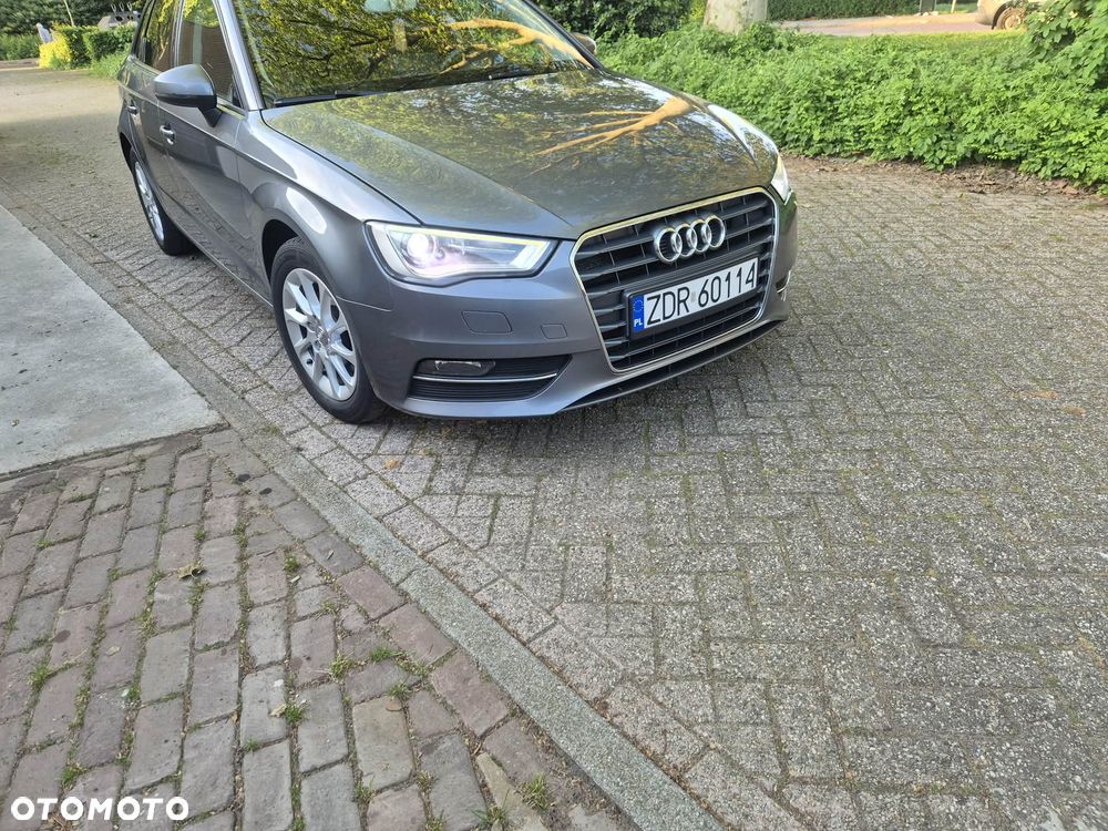 Audi A3 Sportback 1.6 TDI Ambiente - 2