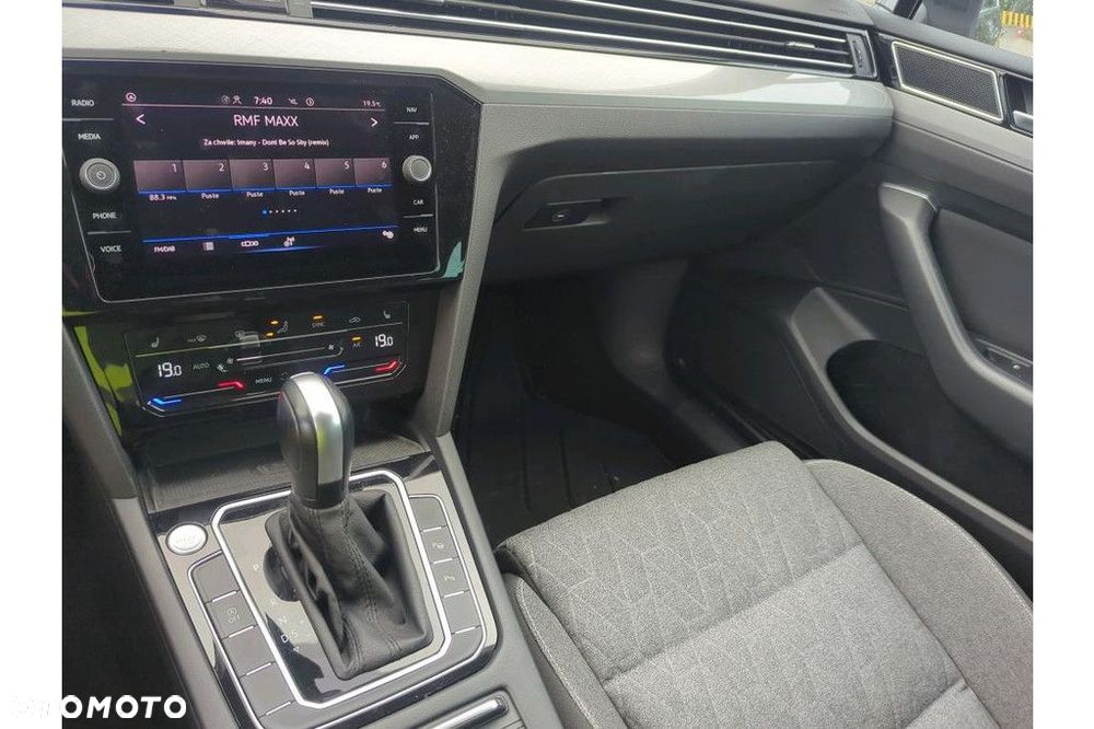 Volkswagen Passat Variant - 8