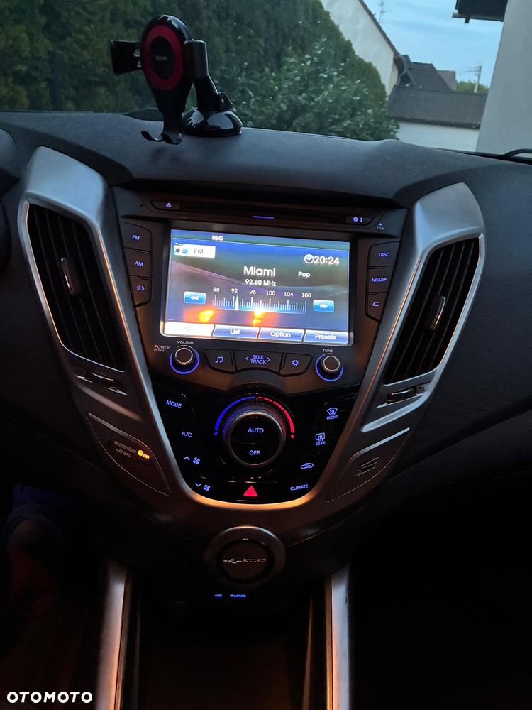 Hyundai Veloster 1.6 GDI Style - 26