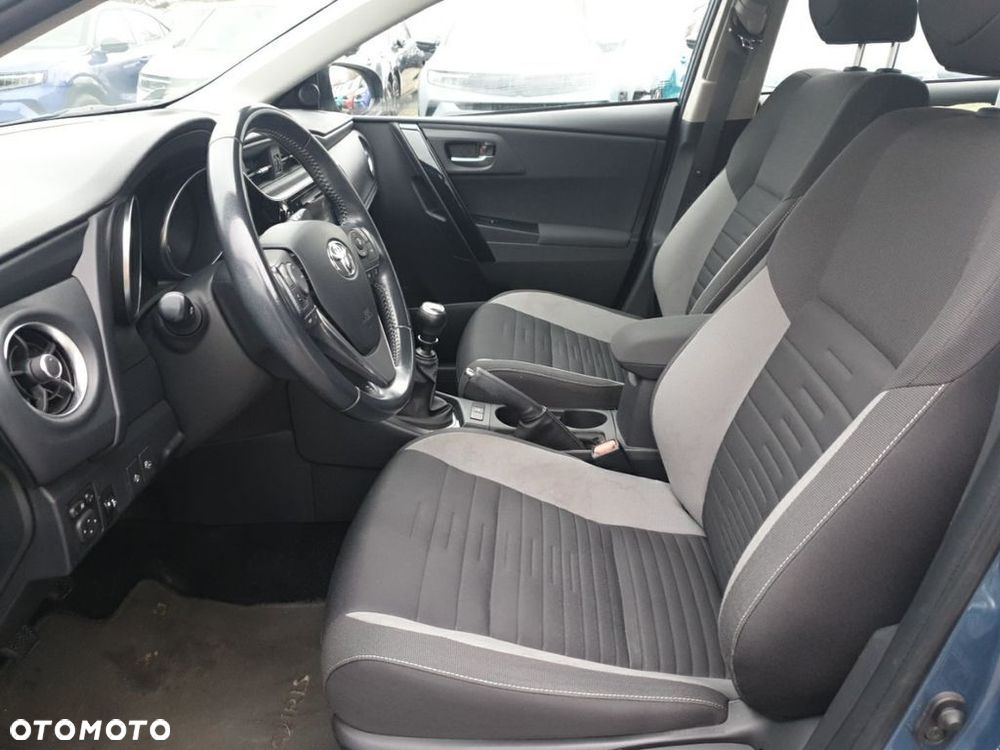 Toyota Auris 1.6 Premium - 10
