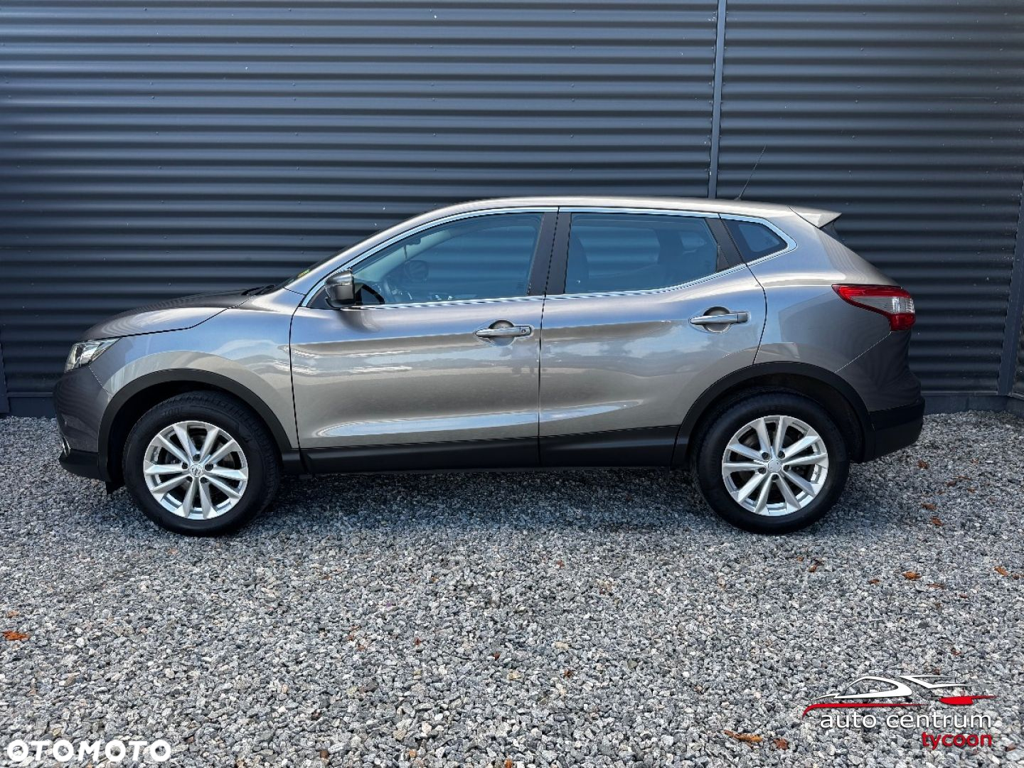 Nissan Qashqai - 25