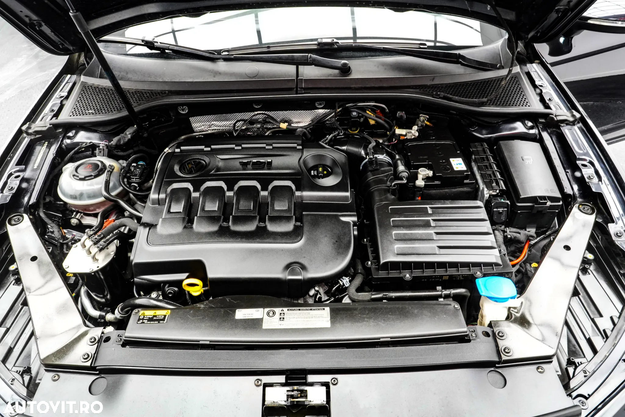 Volkswagen Passat 2.0 TDI DSG Comfortline - 31