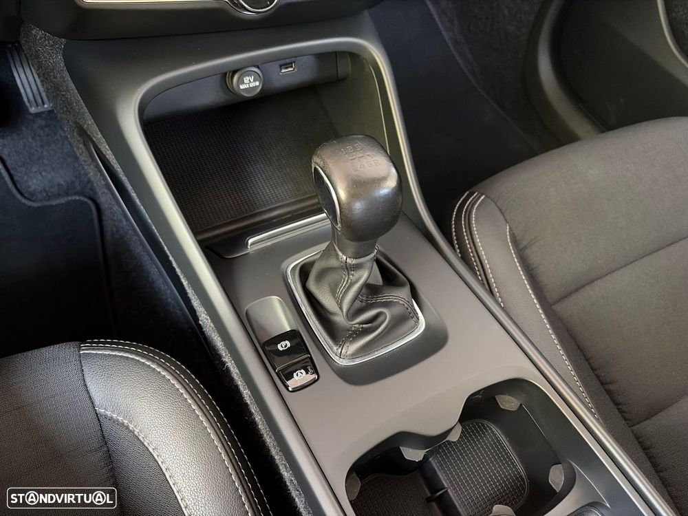 Volvo XC 40 2.0 D3 Momentum Plus - 49
