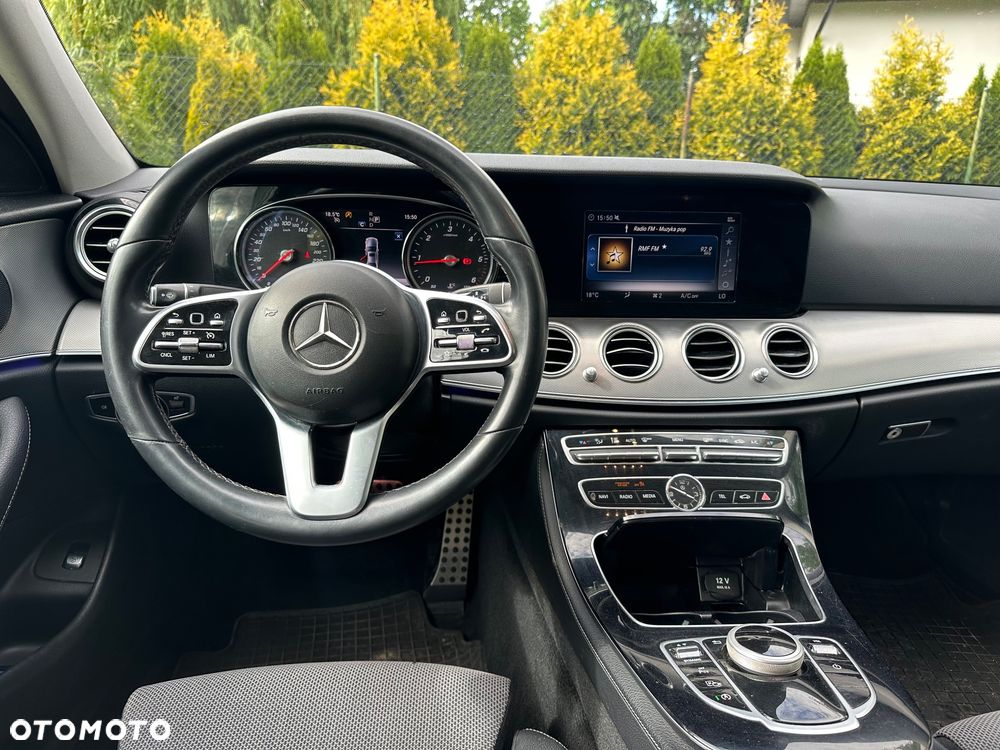 Mercedes-Benz Klasa E 200 d 9G-TRONIC - 20
