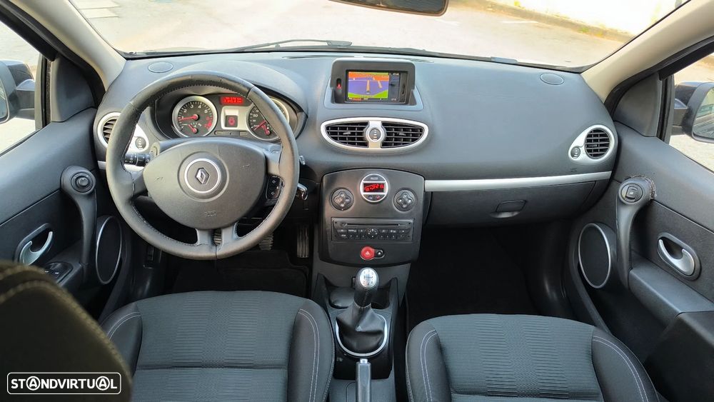 Renault Clio Sport Tourer - 40