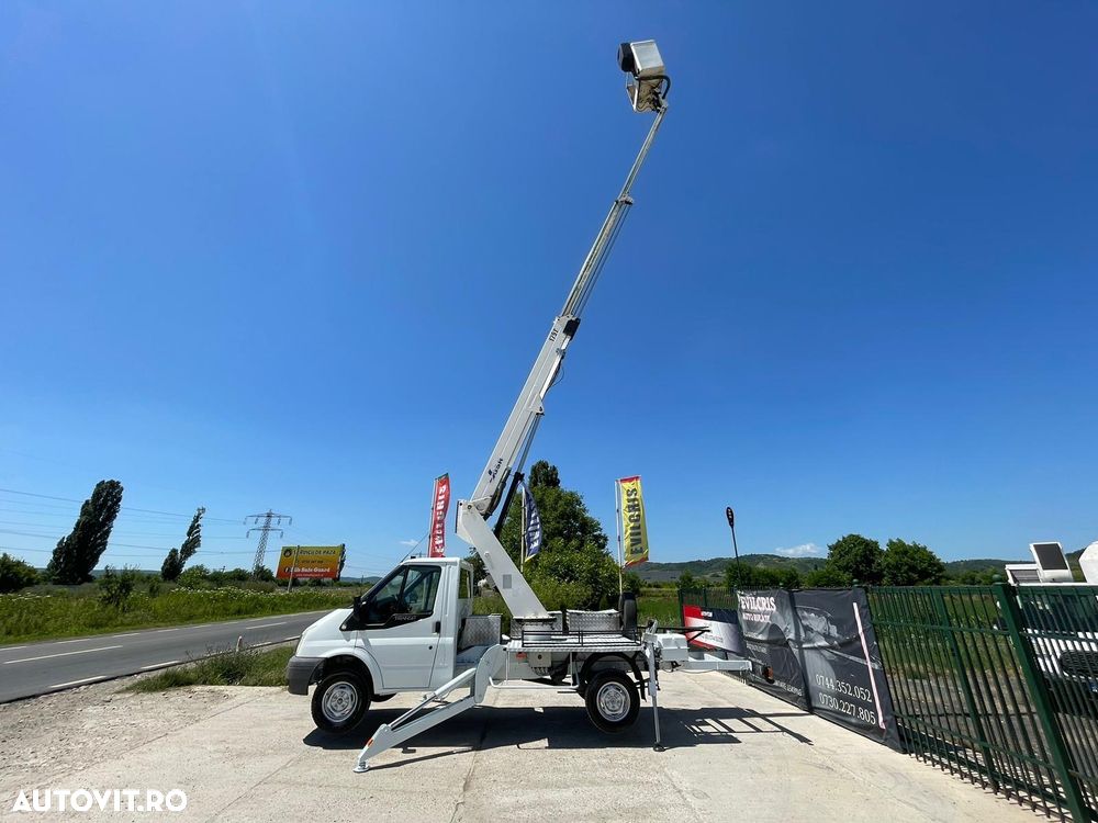 Ford Transit NACELA 4x4 18 M - 18