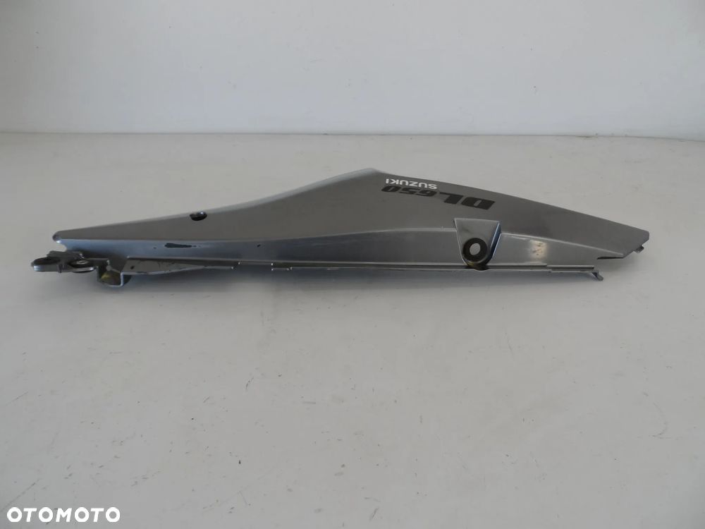 SUZUKI DL 650 osłona boczek pod fotel - 11