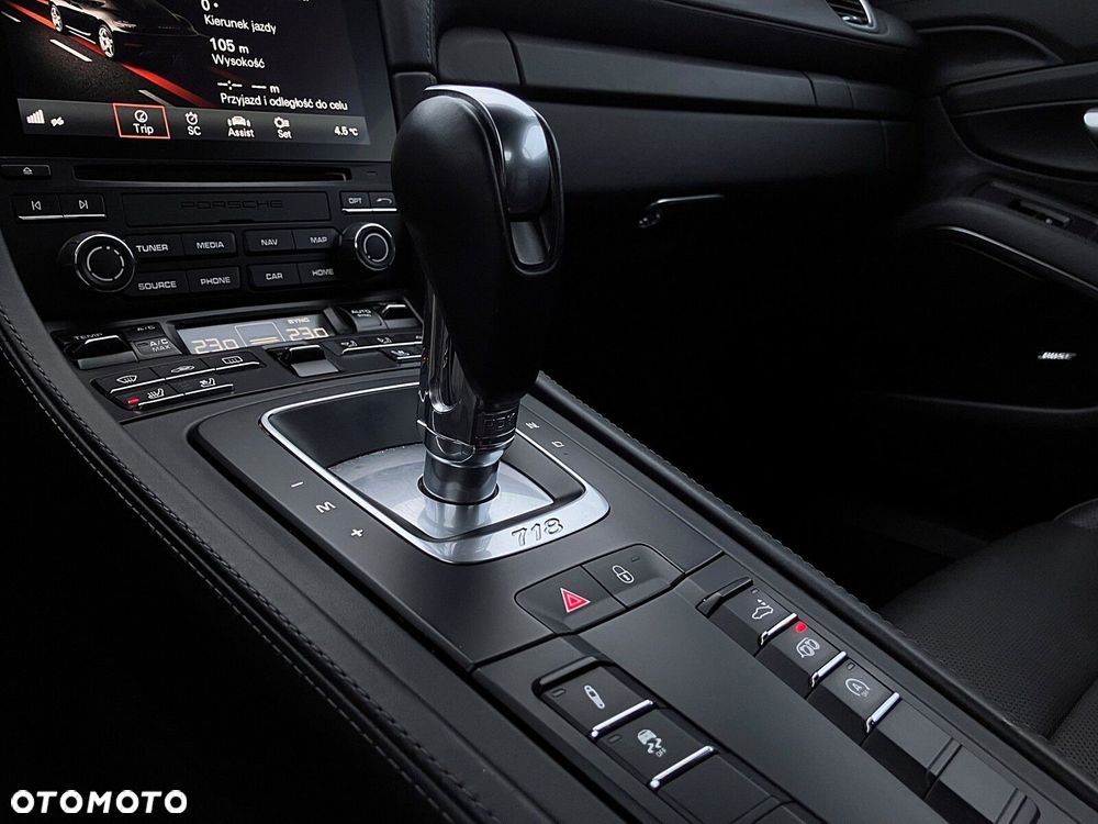 Porsche 718 Cayman - 34