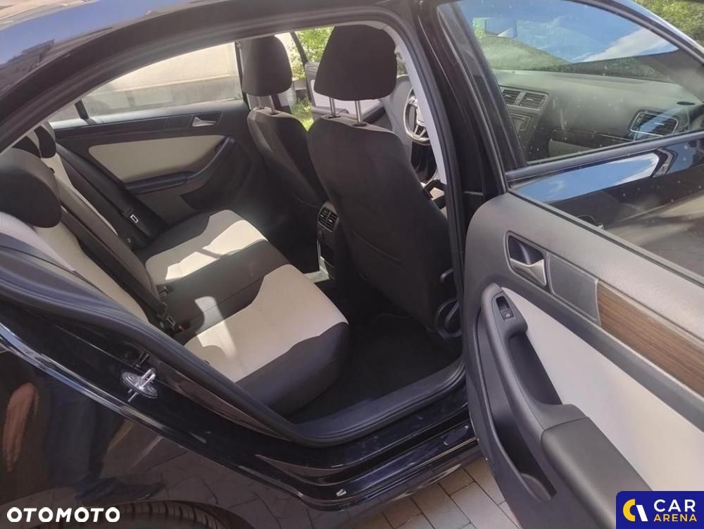 Volkswagen Jetta - 22