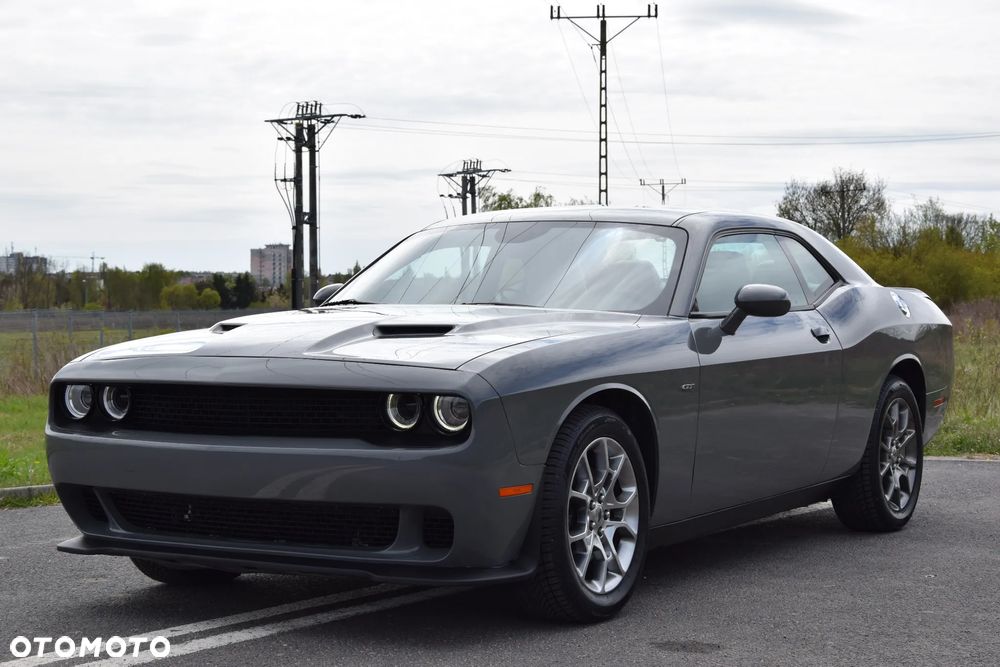 Dodge Challenger - 2