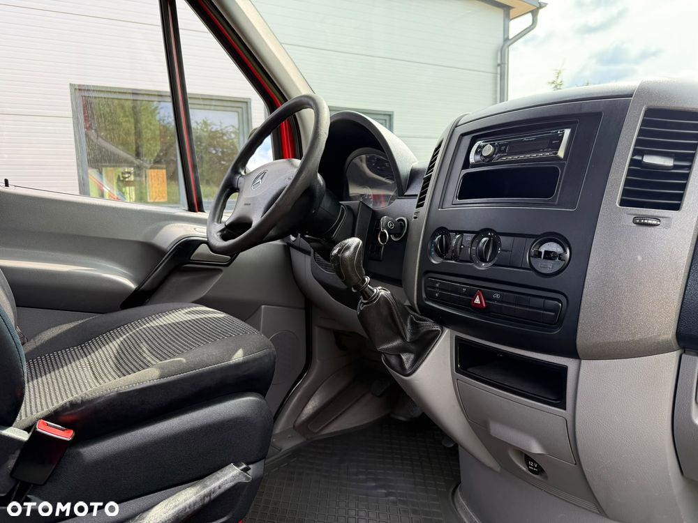 Mercedes-Benz Sprinter - 22