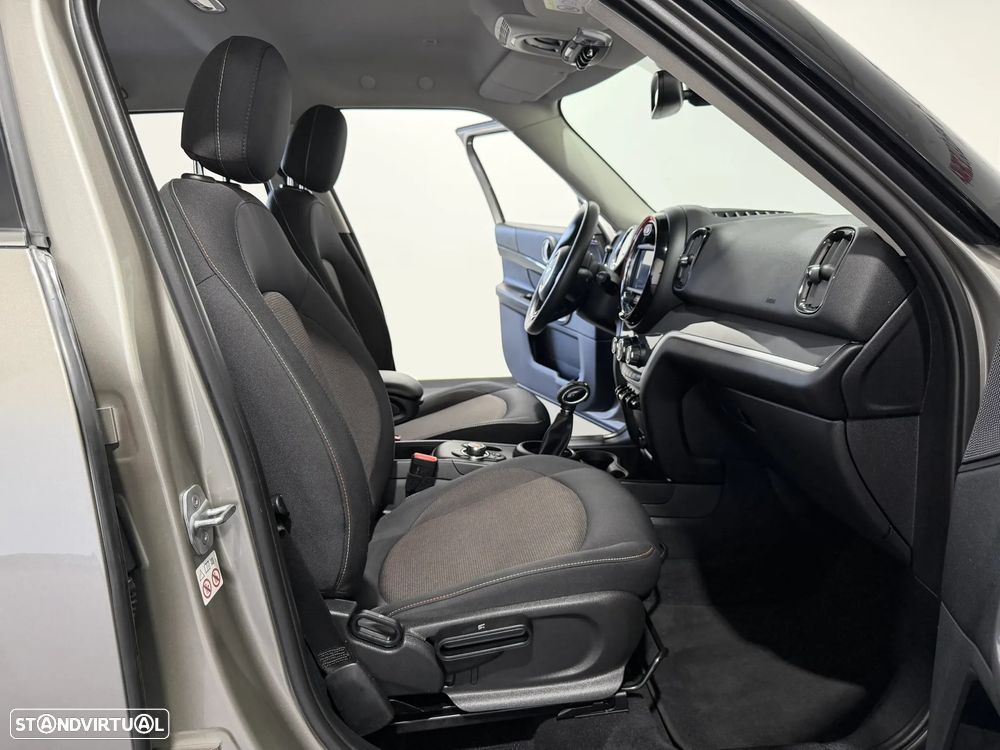 MINI Countryman Cooper SE ALL4 Auto - 39