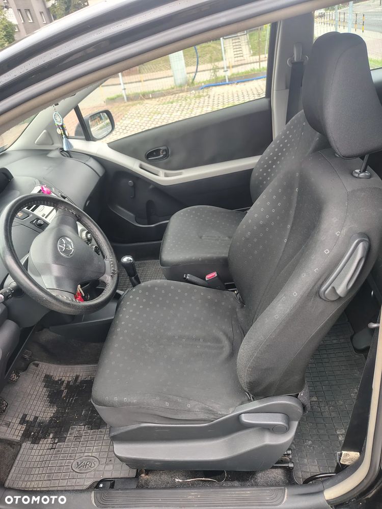 Toyota Yaris 1.0 Terra - 8