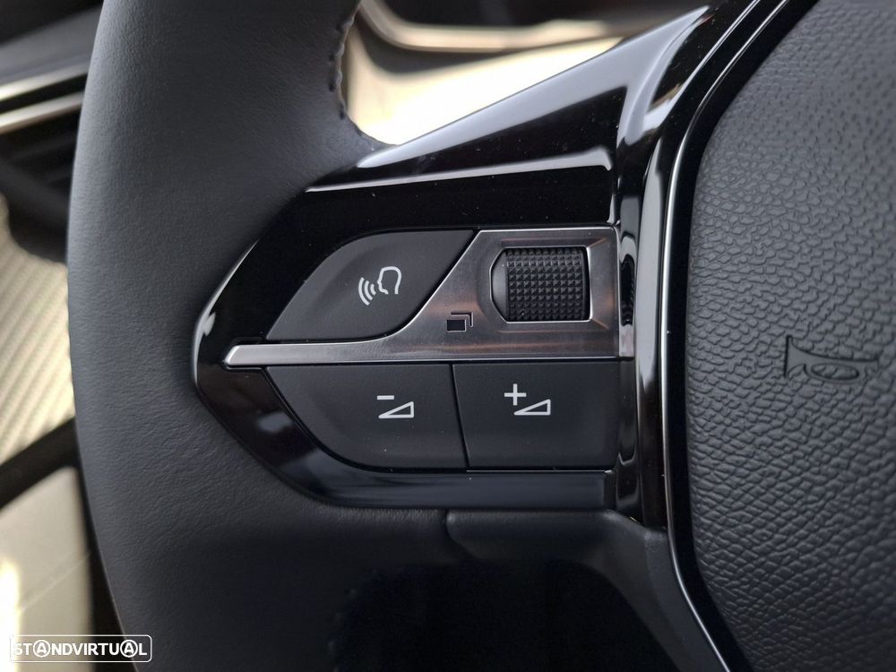 Peugeot e-2008 54 kWh Allure - 16