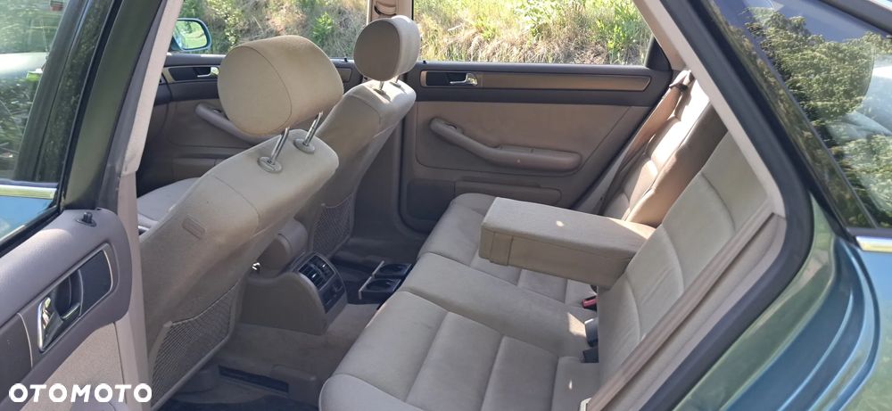 Audi A6 Limousine 2.4 - 18