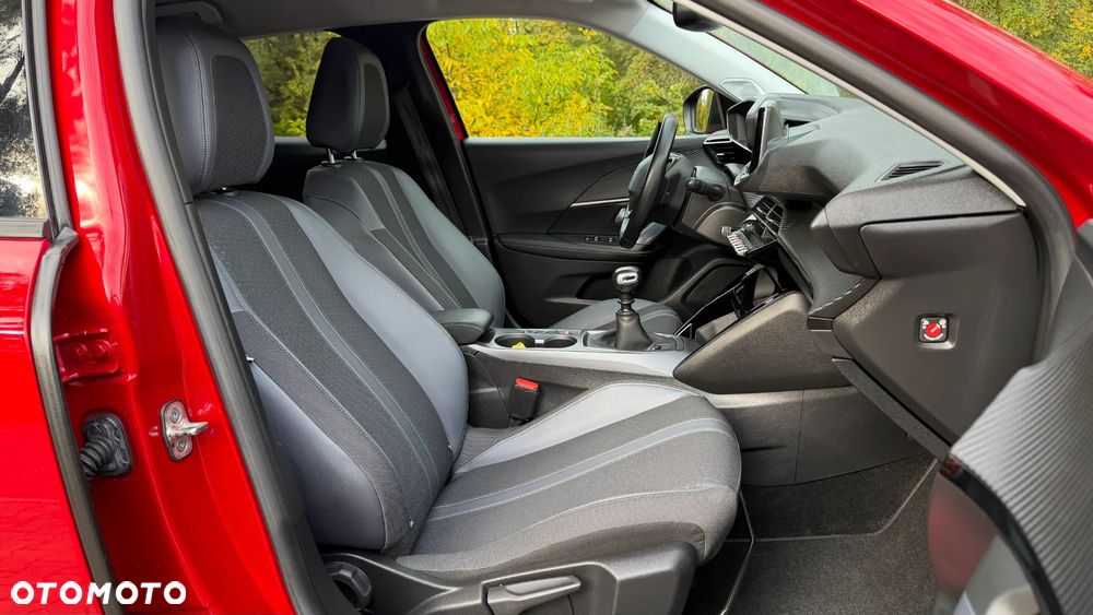 Peugeot 2008 1.2 PureTech Allure S&S - 16