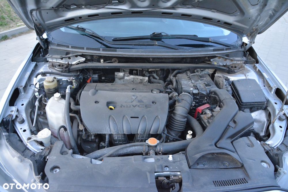 Mitsubishi Lancer - 8