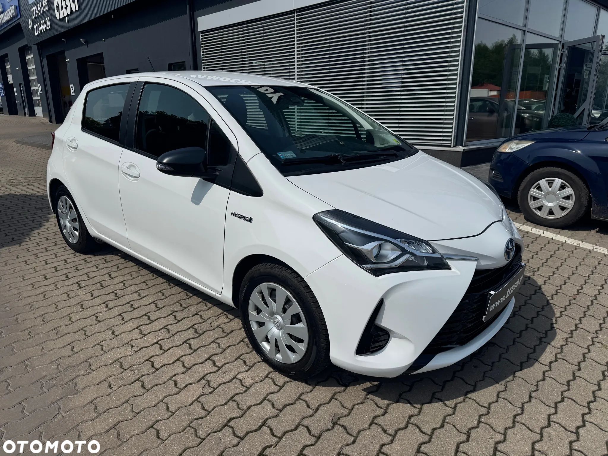 Toyota Yaris Hybrid 100 Active - 1