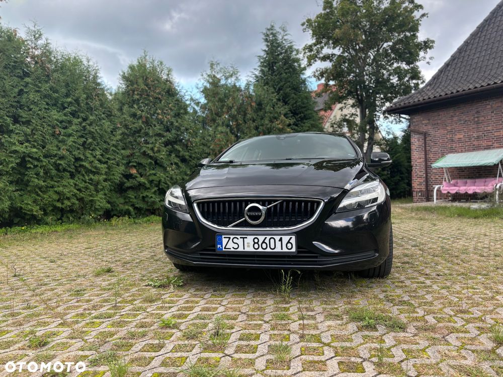 Volvo V40 D2 Drive-E Momentum - 1