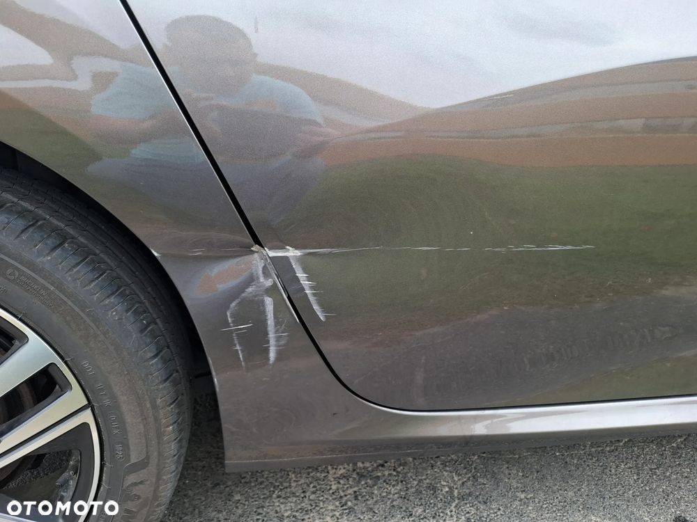 Peugeot 208 1.2 T Allure S&S - 10