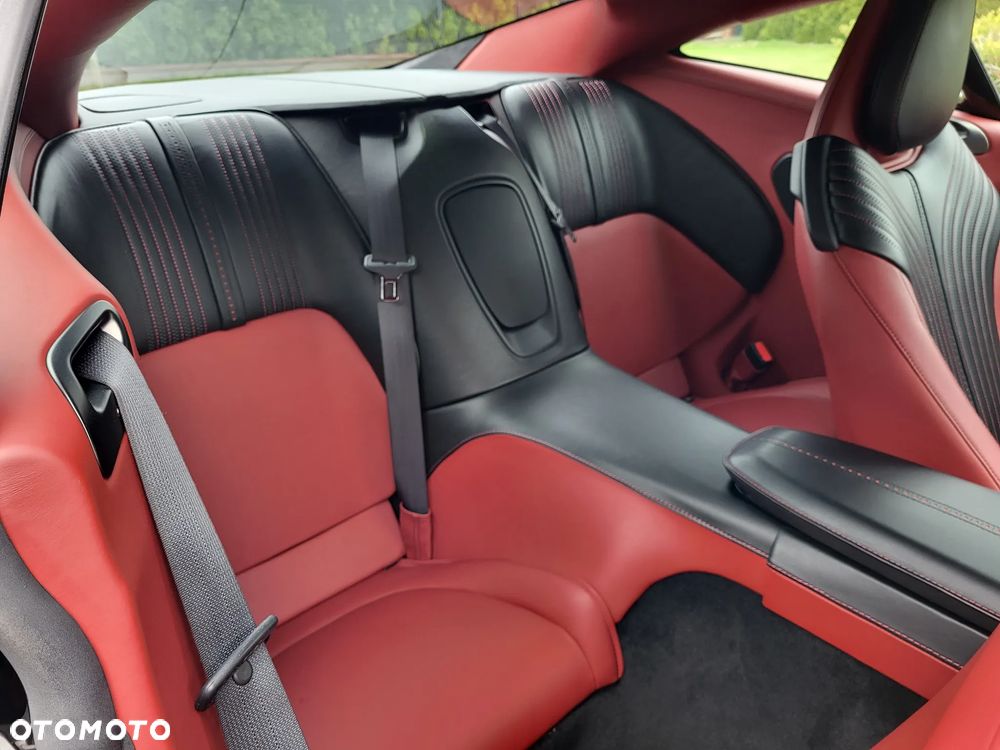 Aston Martin DB11 Launch Edition - 20