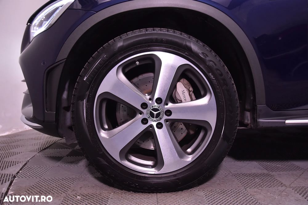 Mercedes-Benz GLC 300 e 4Matic 9G-TRONIC AMG Line - 13