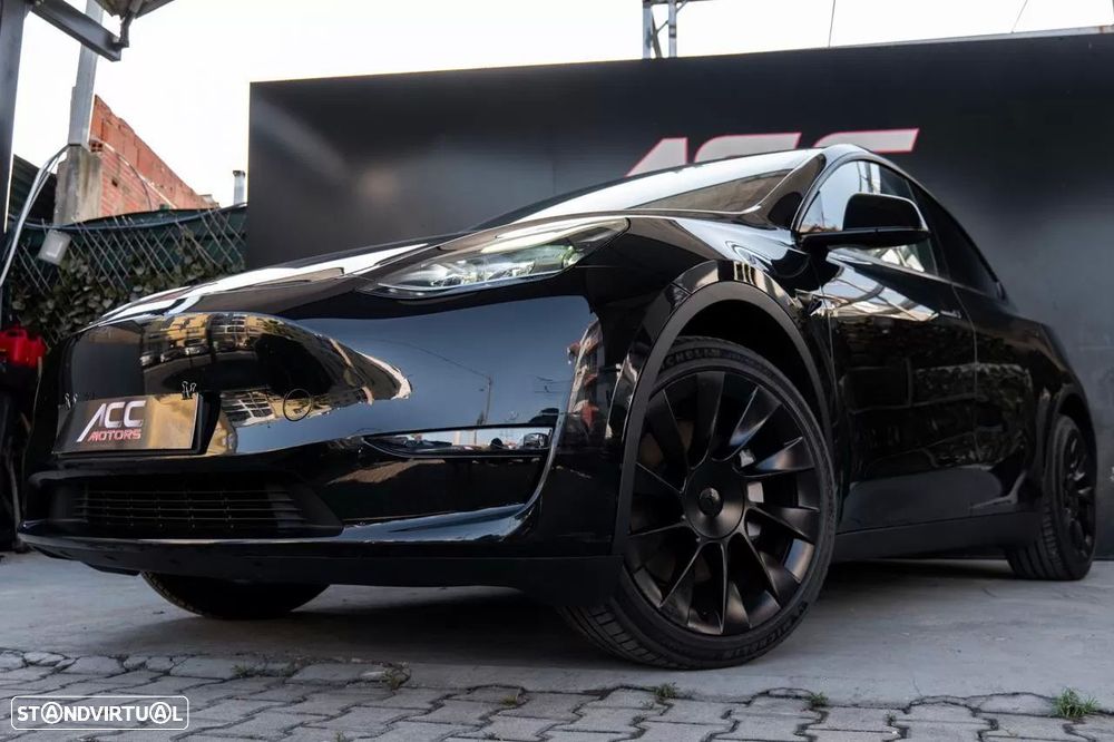 Tesla Model Y Long Range Dual Motor AWD - 2