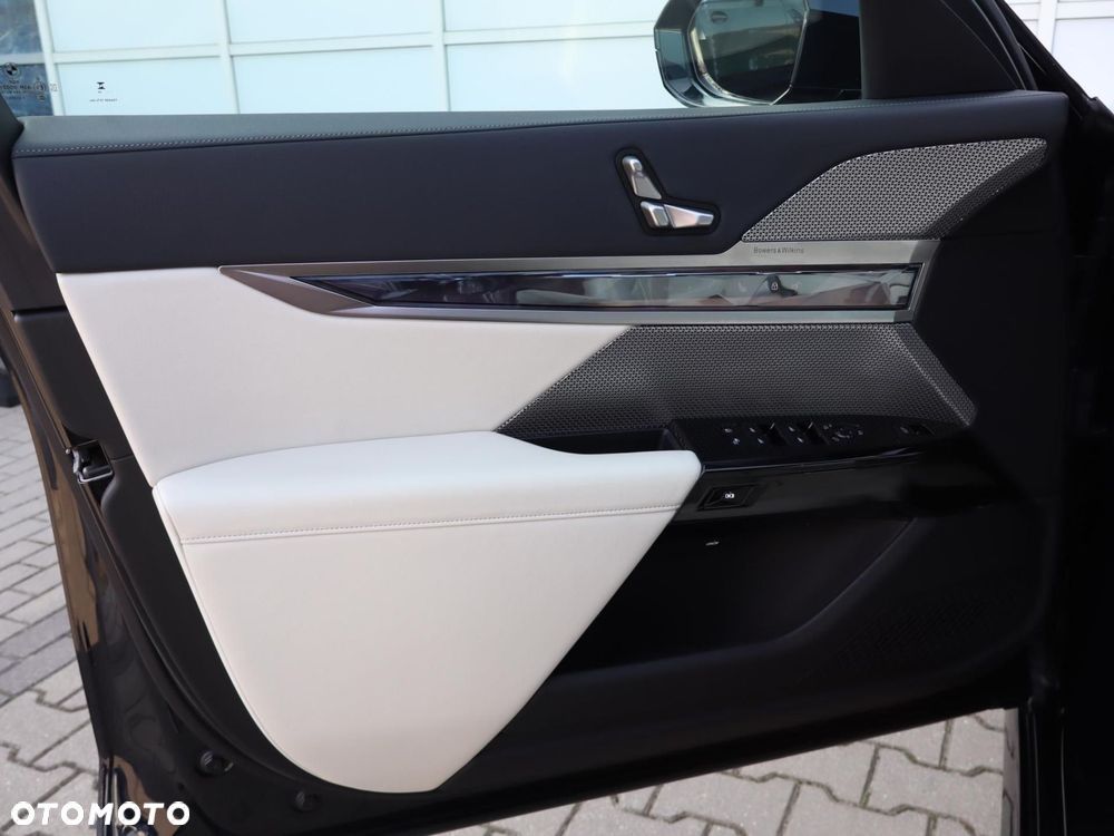 BMW i7 - 17