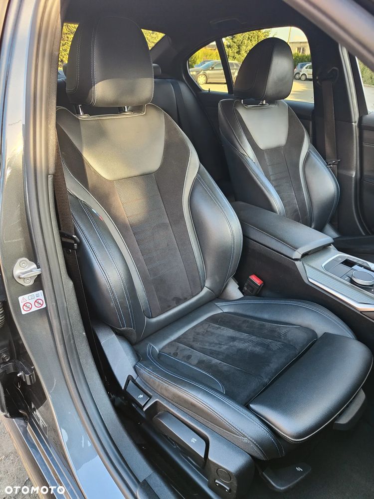 BMW Seria 3 330e M Sport - 23