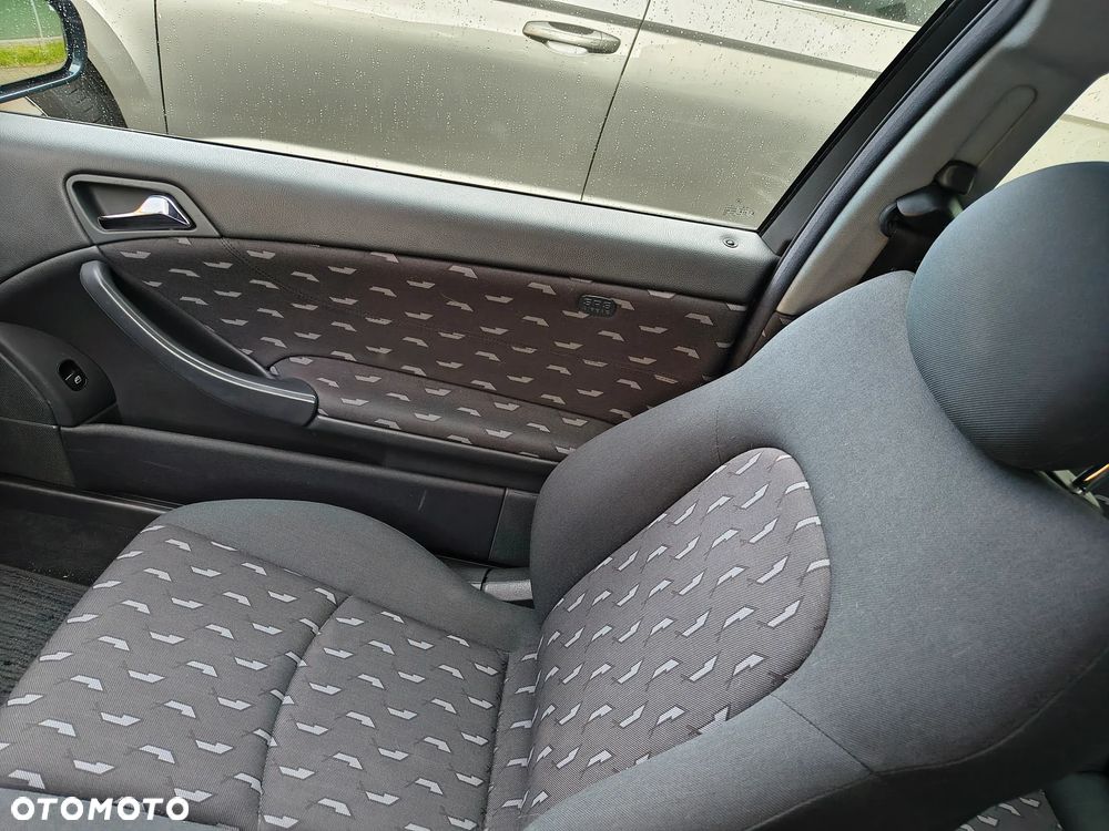 Mercedes-Benz Klasa C - 12