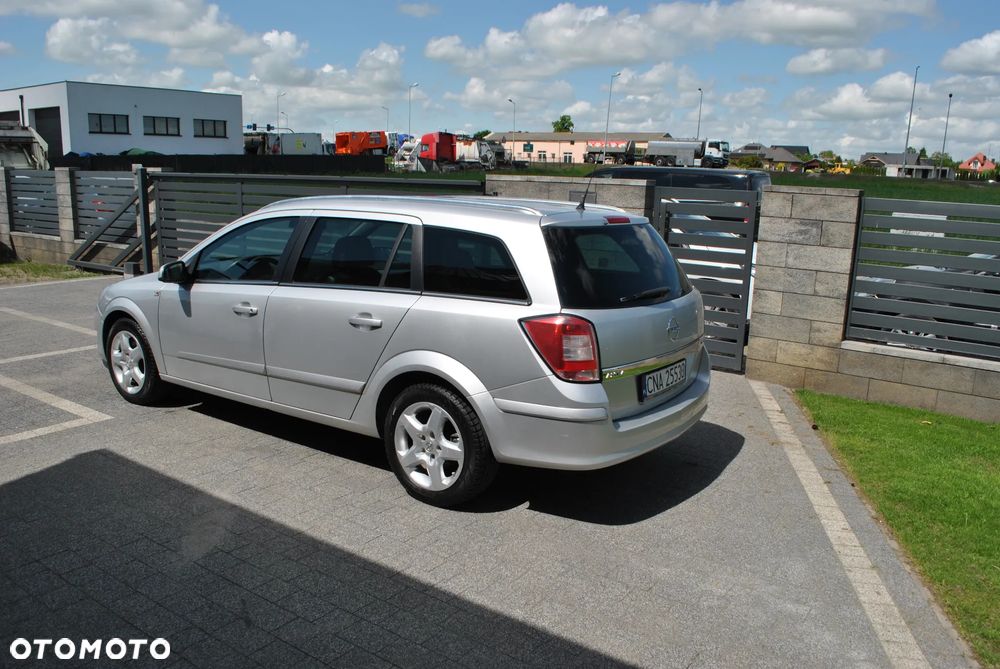 Opel Astra 1.9 CDTI Elegance - 3