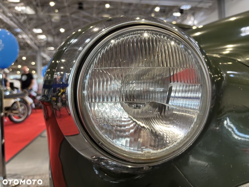 Pontiac Chieftain - 13