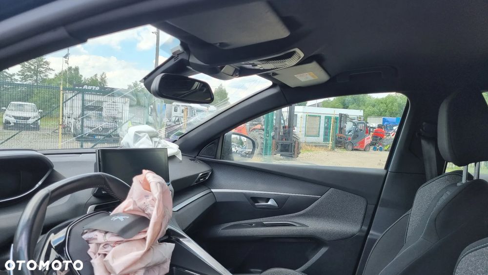 Peugeot 3008 1.6 PureTech HYbrid GT Line S&S EAT8 - 38