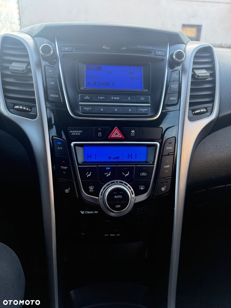 Hyundai i30 blue Kombi 1.6 CRDi YES Gold - 27