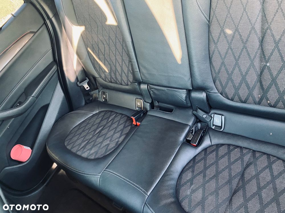 BMW X1 xDrive18d - 12