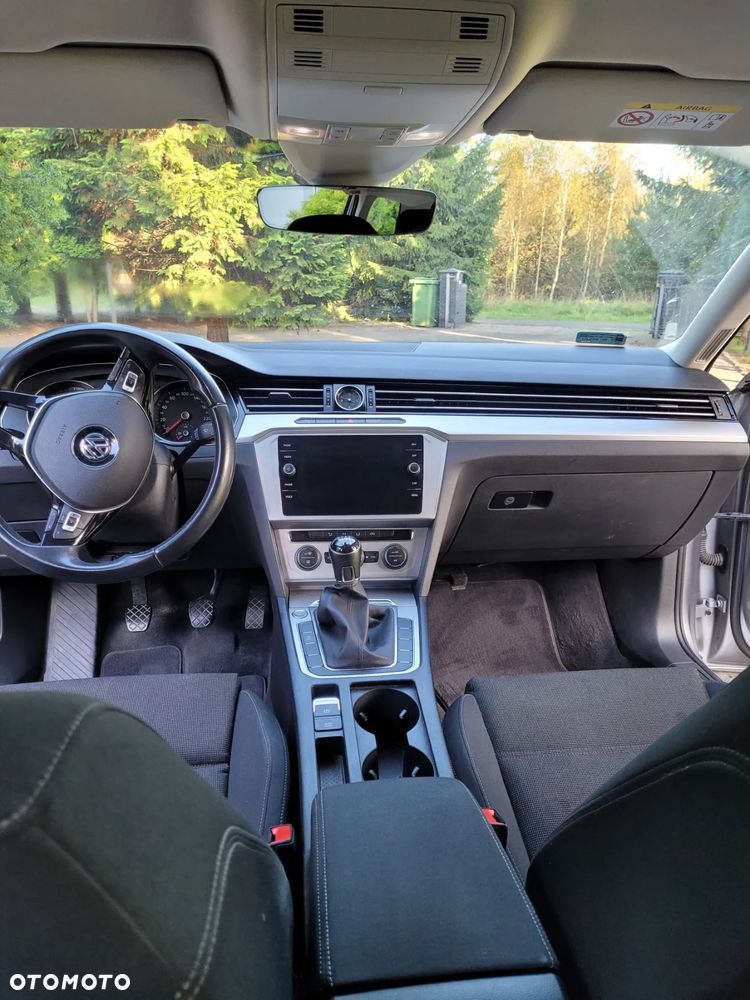 Volkswagen Passat 2.0 TDI BMT Comfortline - 12