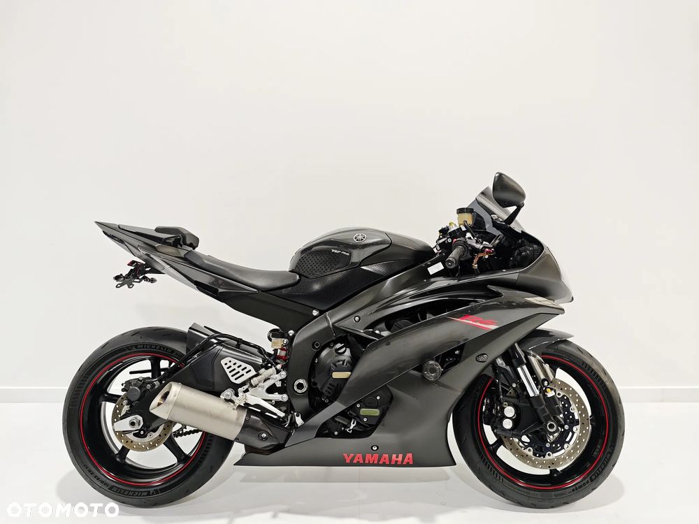 Yamaha R6 - 1
