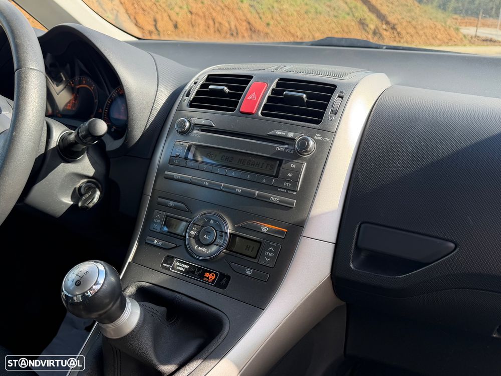 Toyota Auris 1.4 D-4D Luna - 30