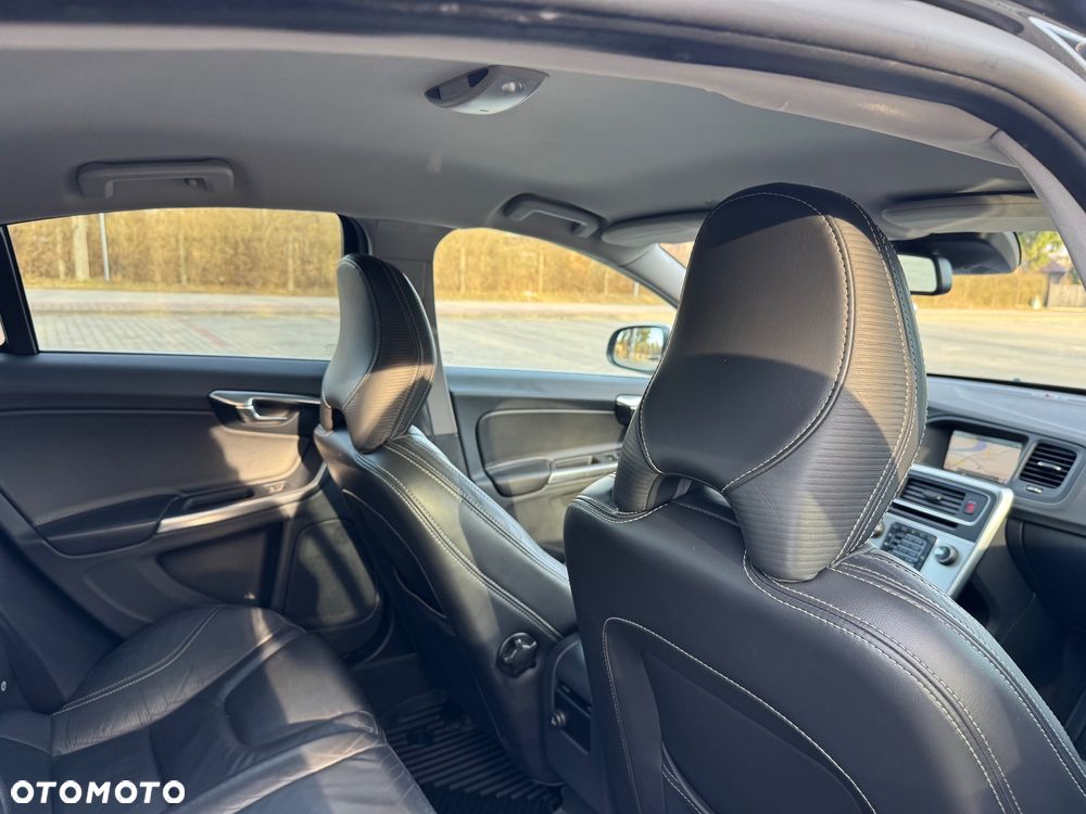 Volvo S60 D3 Summum - 28