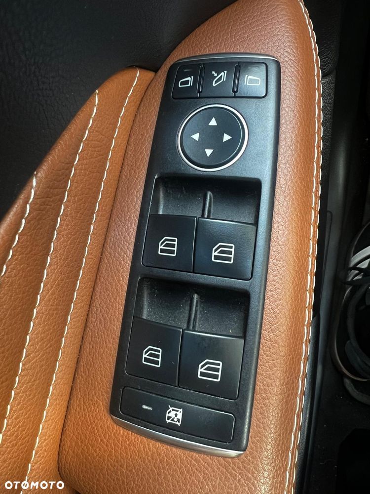 Mercedes-Benz GLE 350 d 4-Matic - 29