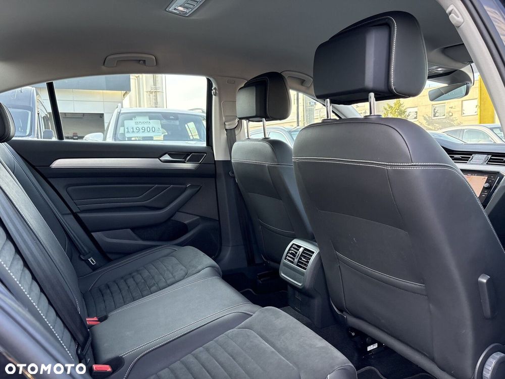 Volkswagen Passat - 25