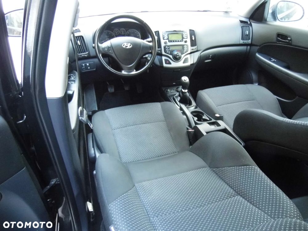 Hyundai i30 i30cw 1.4 blue Comfort - 17