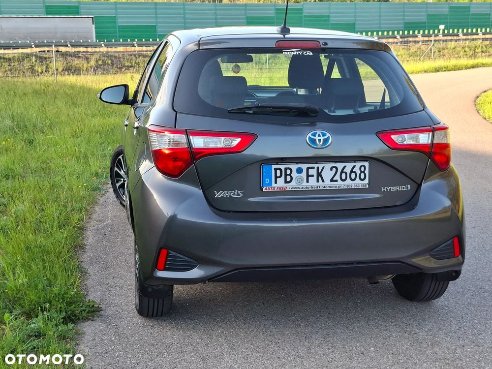 Toyota Yaris Hybrid 100 Active EU6 - 17
