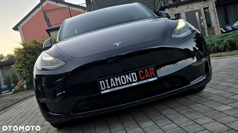 Tesla Model Y Long Range Dual Motor AWD - 4
