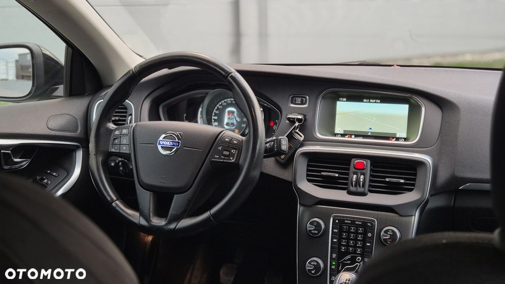 Volvo V40 T3 Momentum - 13