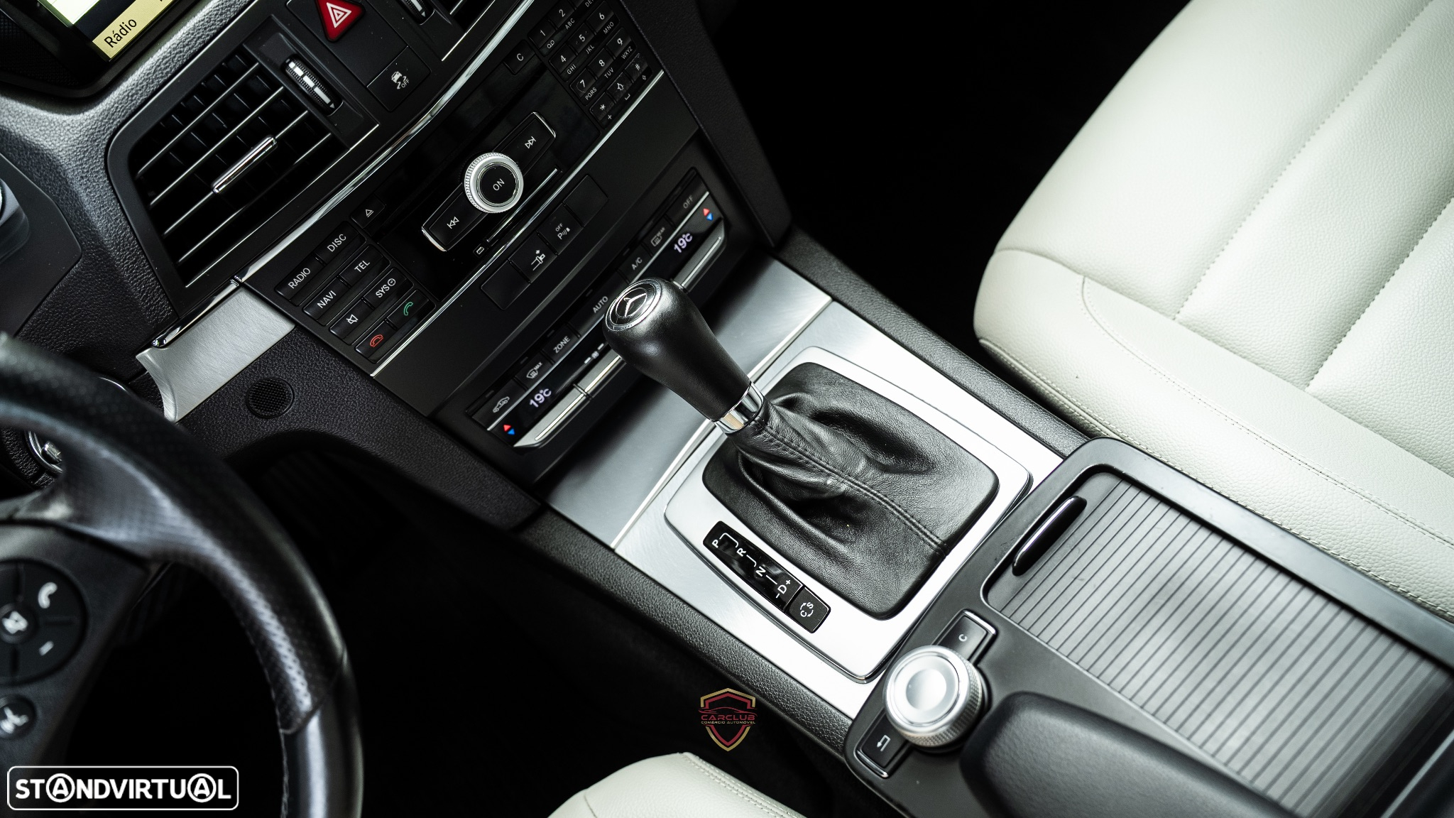 Mercedes-Benz E 220 CDi Avantgarde BlueEfficiency Auto - 24