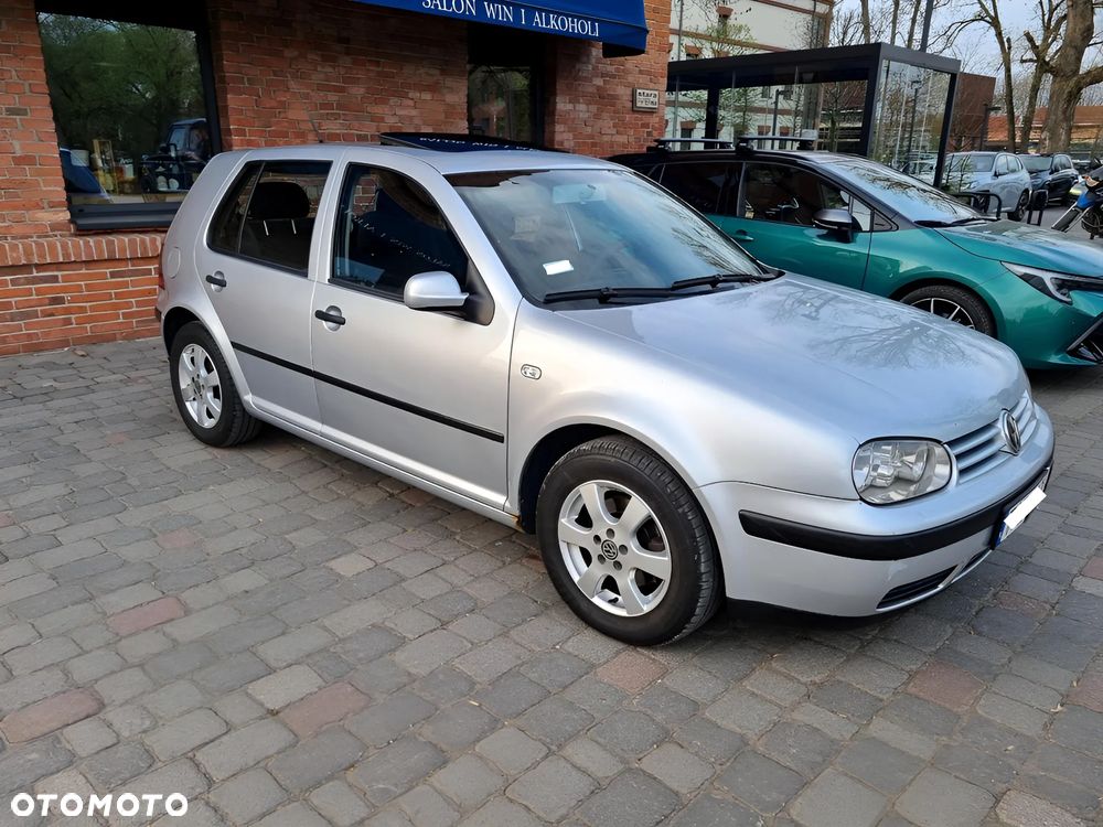 Volkswagen Golf - 5