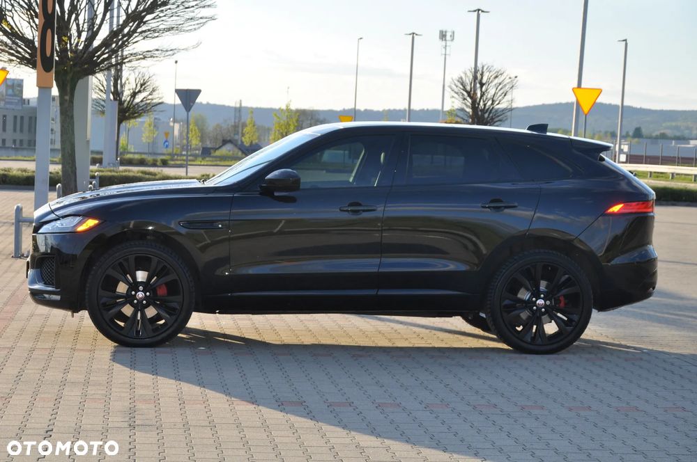 Jaguar F-Pace S AWD - 4